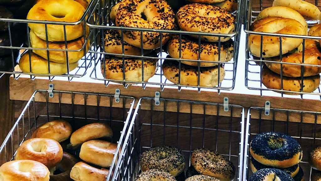 Bubbys Bagel & Deli | restaurant | 33 Chestnut St, Dover, NH 03820, USA | 6033434110 OR +1 603-343-4110