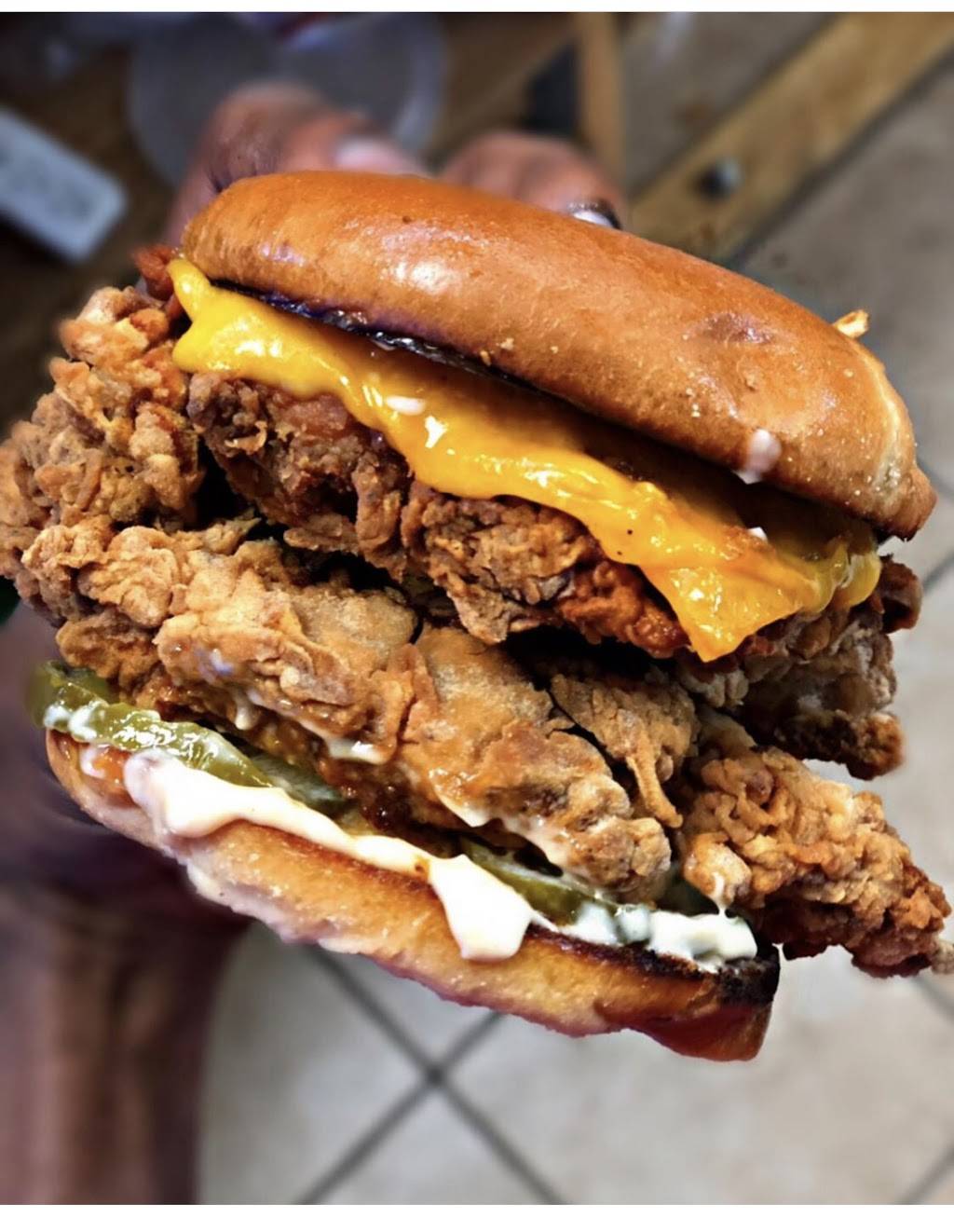 Zoeys Fried Chicken Sandwiches & Wings | restaurant | 510 W Casino Rd suite g, Everett, WA 98204, USA | 4253743040 OR +1 425-374-3040