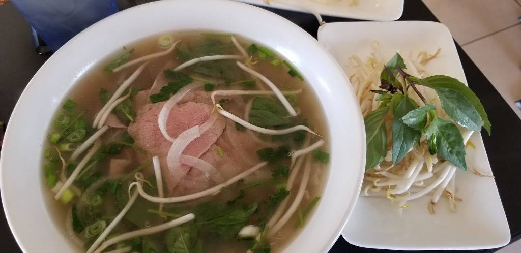Pho Ha Noi | restaurant | 6904 Miramar Rd #215, San Diego, CA 92121, USA | 8586216330 OR +1 858-621-6330