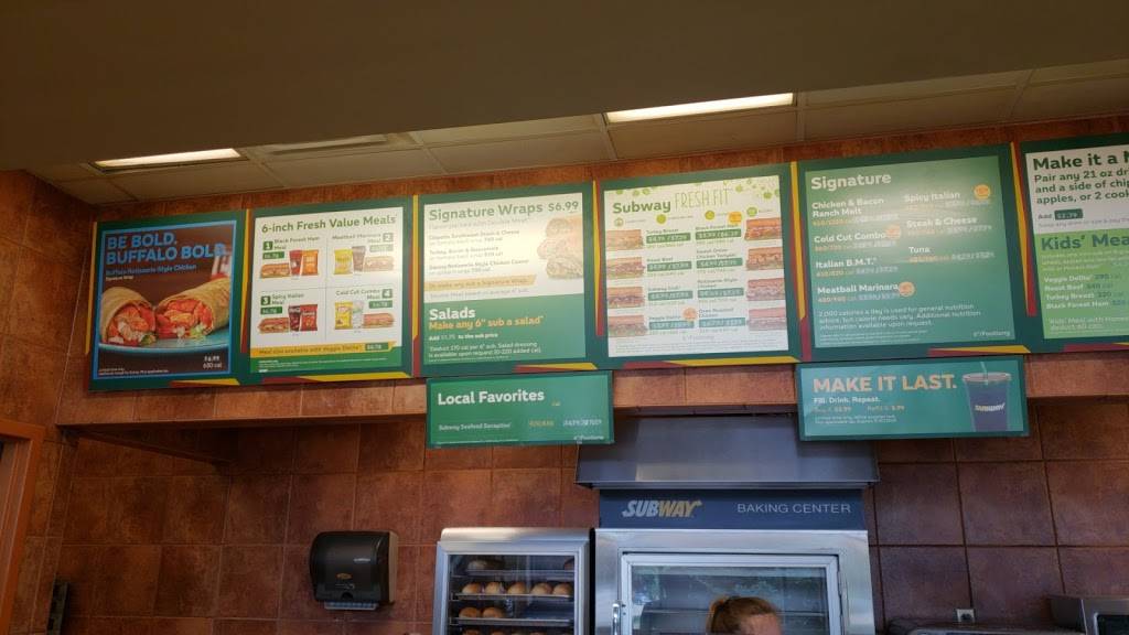 Subway | restaurant | 20210 Heritage Dr, Lakeville, MN 55044, USA | 9529855920 OR +1 952-985-5920