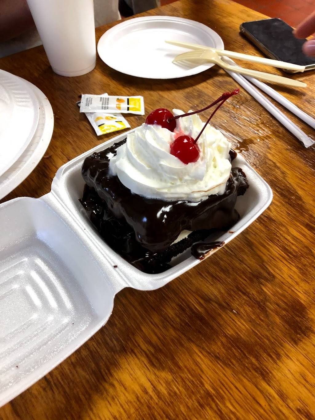 Up in Smoke BBQ Cafe and Gifts | restaurant | 10 W Main St, Monteagle, TN 37356, USA | 9312124506 OR +1 931-212-4506