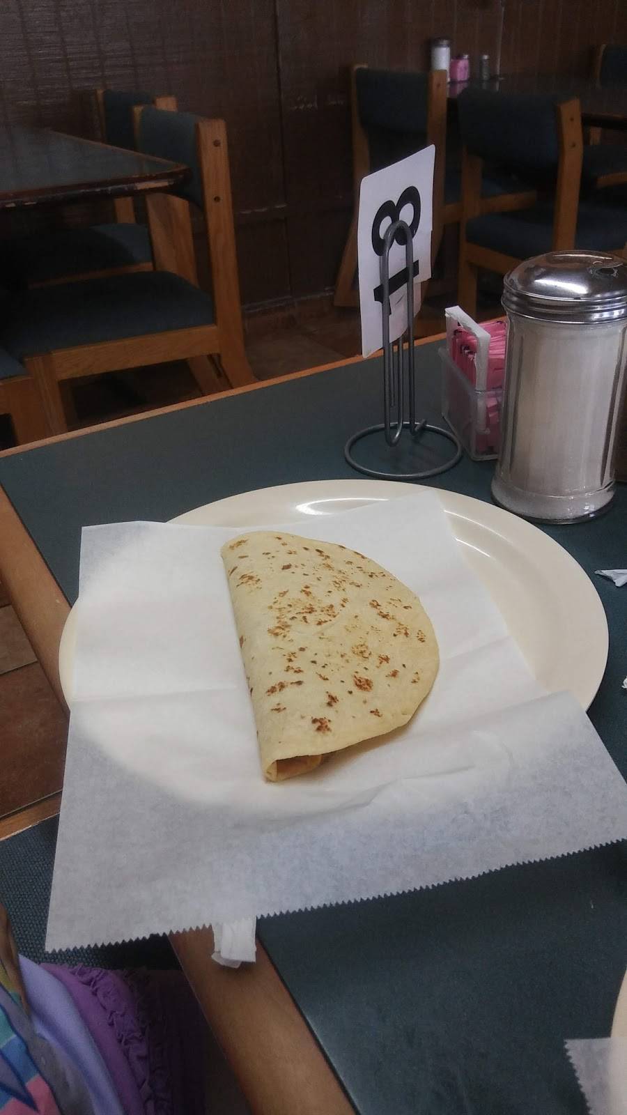 El Paraiso | restaurant | 7850 S Loop 1604 W, Somerset, TX 78069, USA | 8304293478 OR +1 830-429-3478