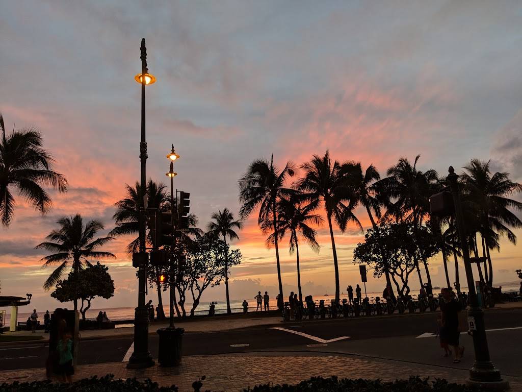 Wolfgang Puck Express | restaurant | 2570 Kalakaua Ave, Honolulu, HI 96815, USA | 8089316226 OR +1 808-931-6226