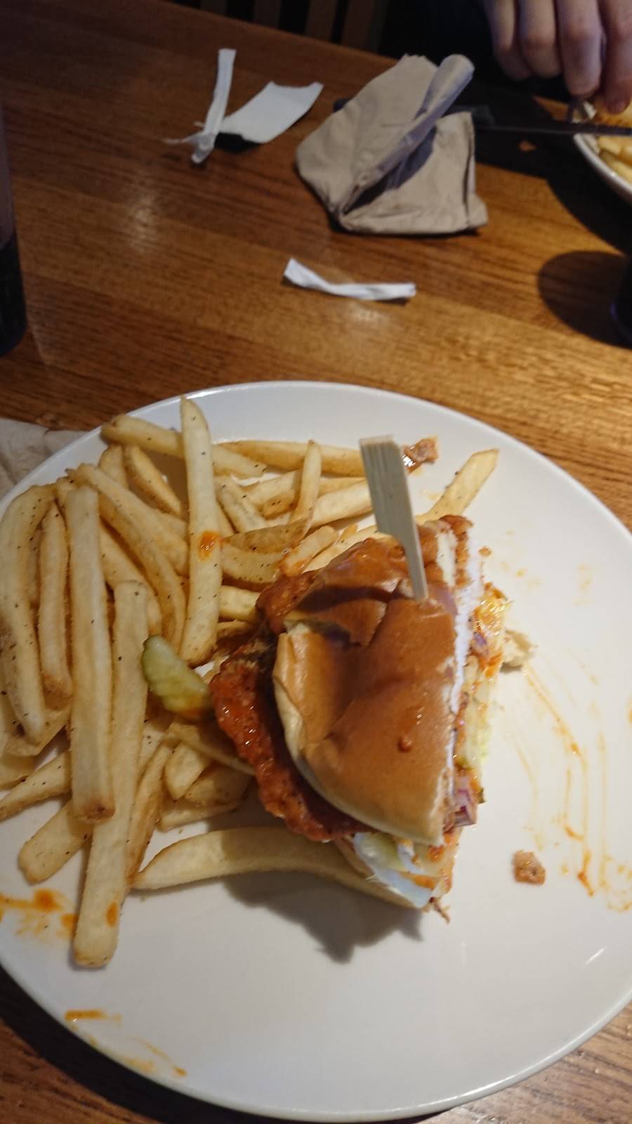 Applebees Grill + Bar | restaurant | 216 W Katherine P Raines Rd, Cleburne, TX 76033, USA | 8176453585 OR +1 817-645-3585