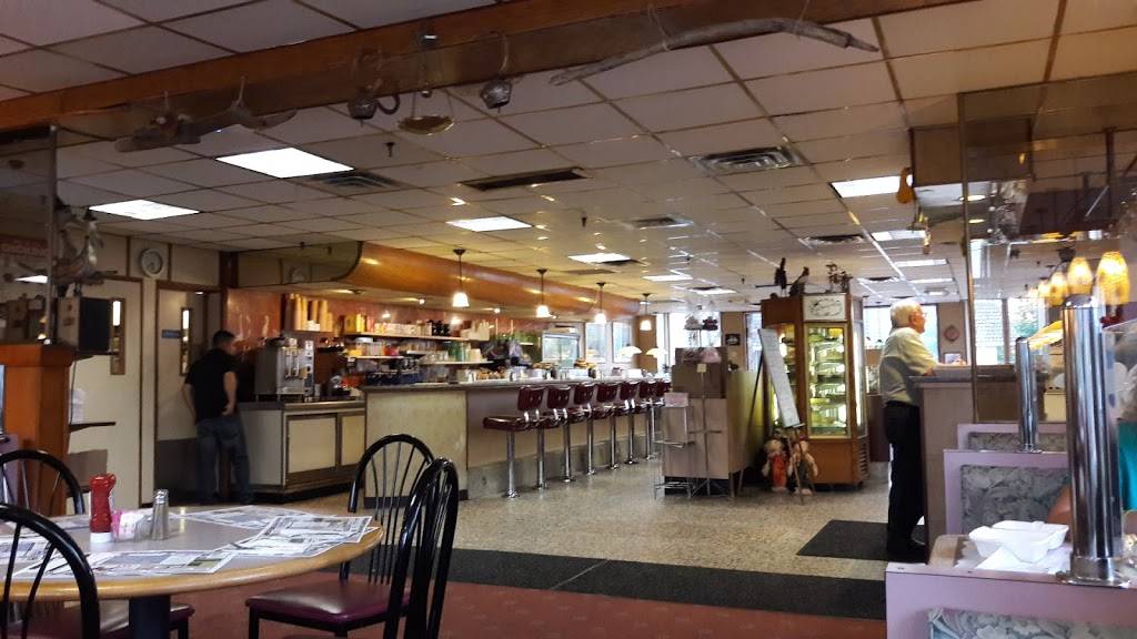 Peconic Bay Diner | restaurant | 871 Old Country Rd, Riverhead, NY 11901, USA | 6313697758 OR +1 631-369-7758