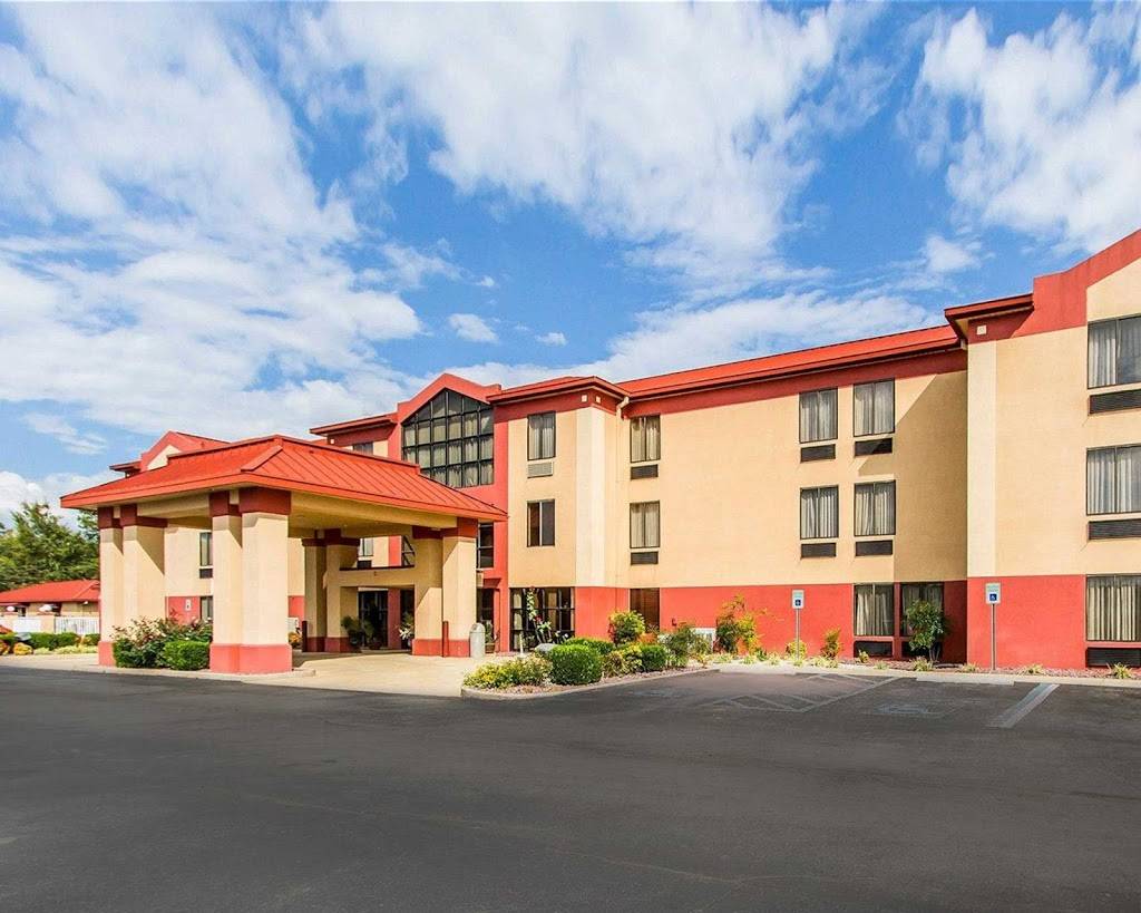 Comfort Inn & Suites Lincoln Talladega I-20 | restaurant | 850/A Speedway Industrial Dr, Lincoln, AL 35096, USA | 2055483058 OR +1 205-548-3058