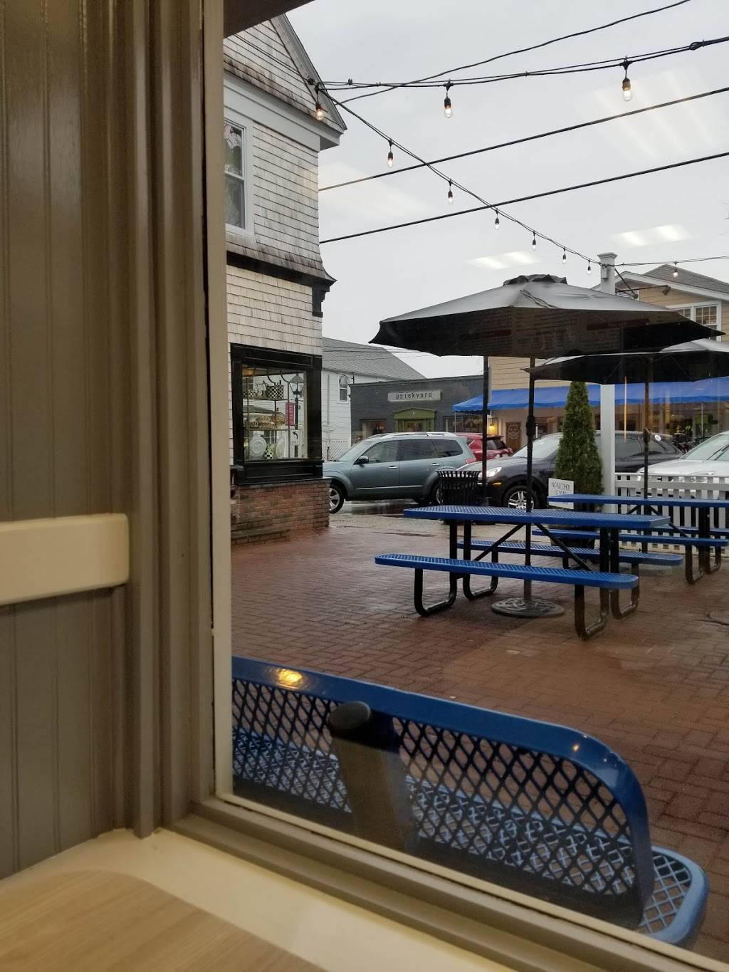 Bobby Bs Seafood and Pizza | restaurant | 22 Main St, Vineyard Haven, MA 02568, USA | 5086938266 OR +1 508-693-8266