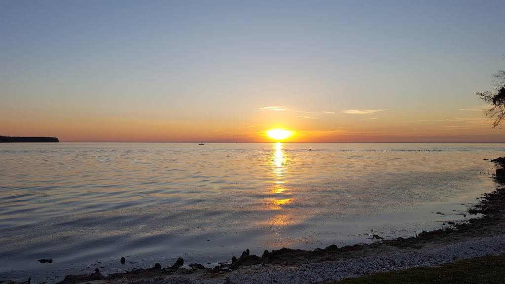 Sunset Bar & Grill/Boat Launch | restaurant | 3810 Rileys Point Rd, Sturgeon Bay, WI 54235, USA | 9208245130 OR +1 920-824-5130