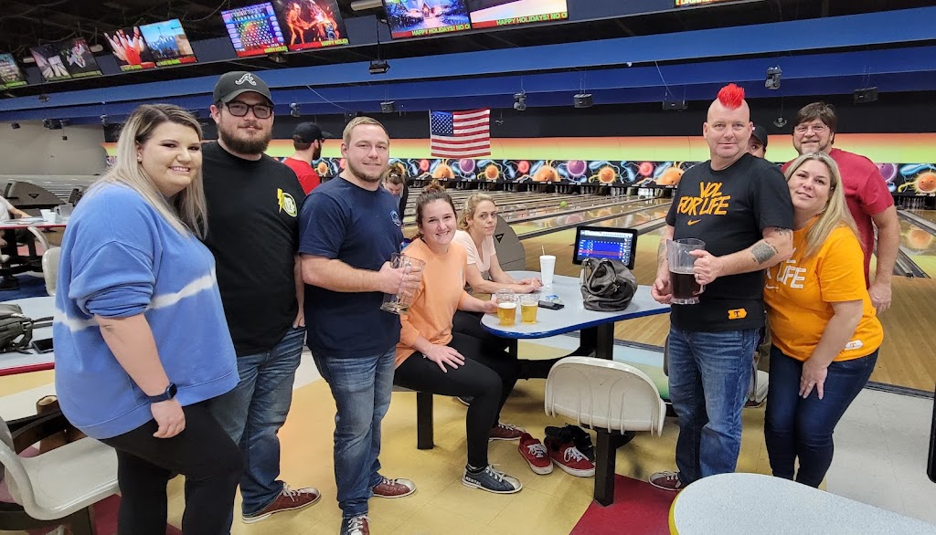 Gold Cup Bowling WR | restaurant | 1041 Russell Pkwy, Warner Robins, GA 31088, USA | 4789223054 OR +1 478-922-3054