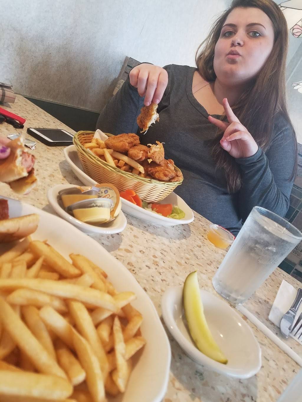 Athena Diner II | restaurant | 1306, 320 Washington Ave, North Haven, CT 06473, USA | 2032390663 OR +1 203-239-0663