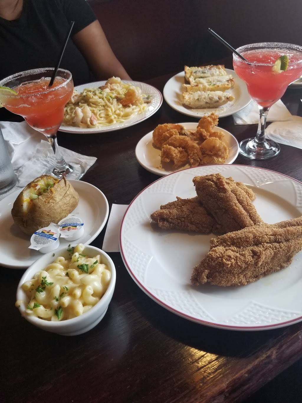 Drakes Place | restaurant | 701 S Florissant Rd, Ferguson, MO 63135, USA | 3147361140 OR +1 314-736-1140