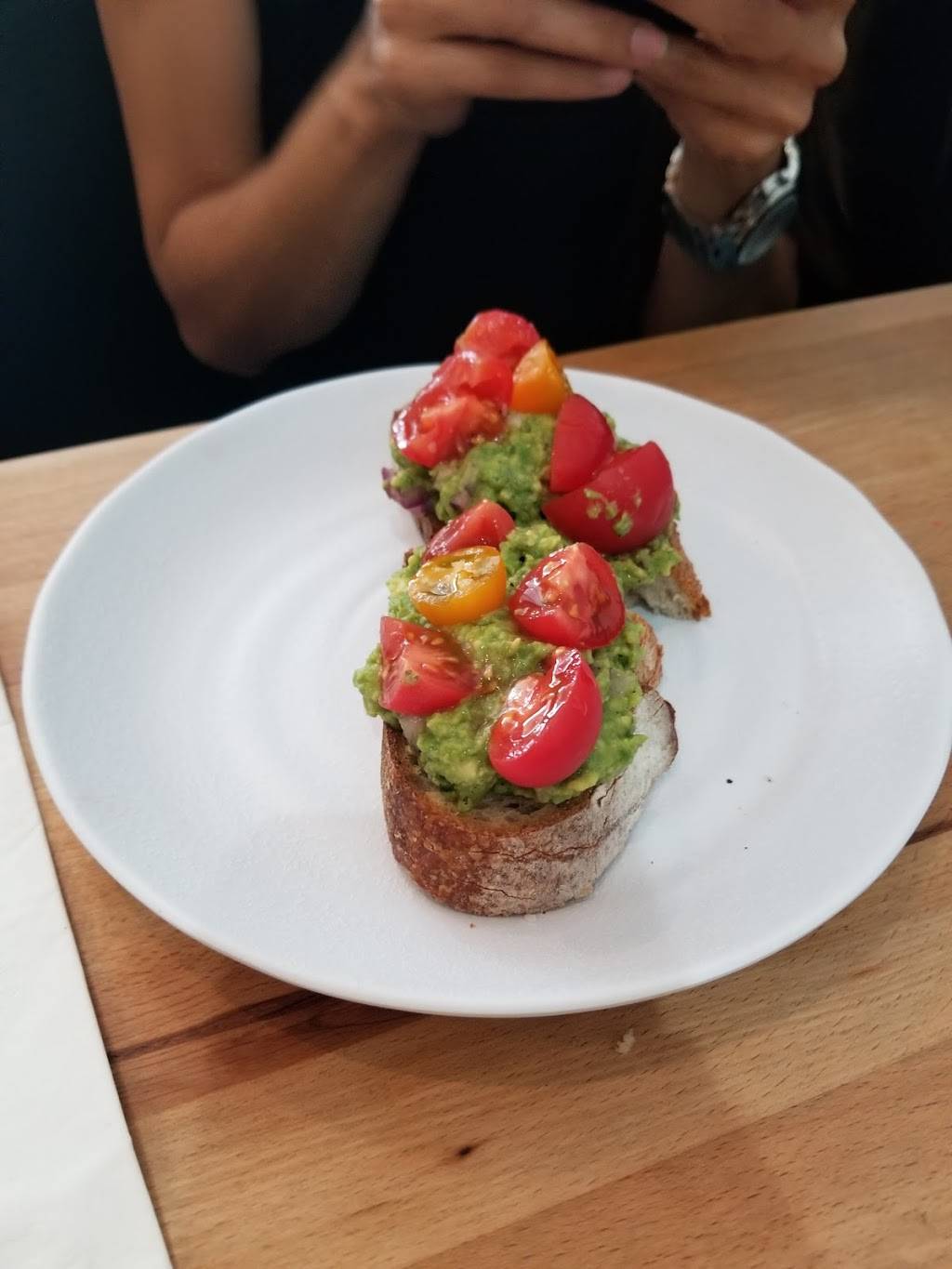 The Little Sugars | bakery | 2028 Harrison St #103, Hollywood, FL 33020, USA | 4072577868 OR +1 407-257-7868