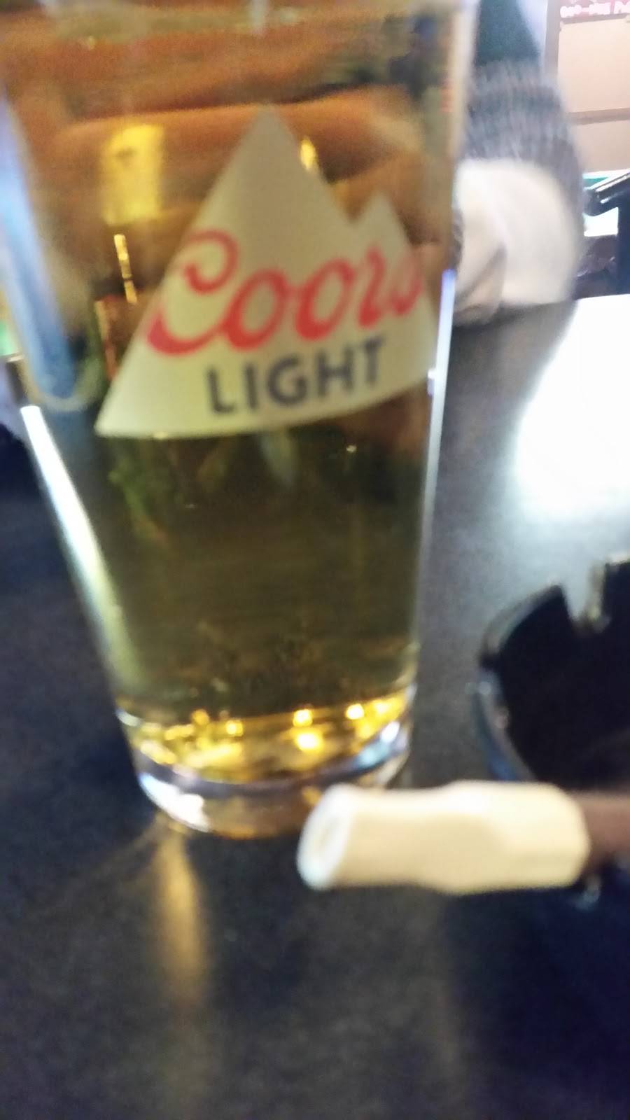 On the Mark Sports Bar & Grill | restaurant | 2588 N Gregg Ave, Fayetteville, AR 72703, USA | 4795750123 OR +1 479-575-0123