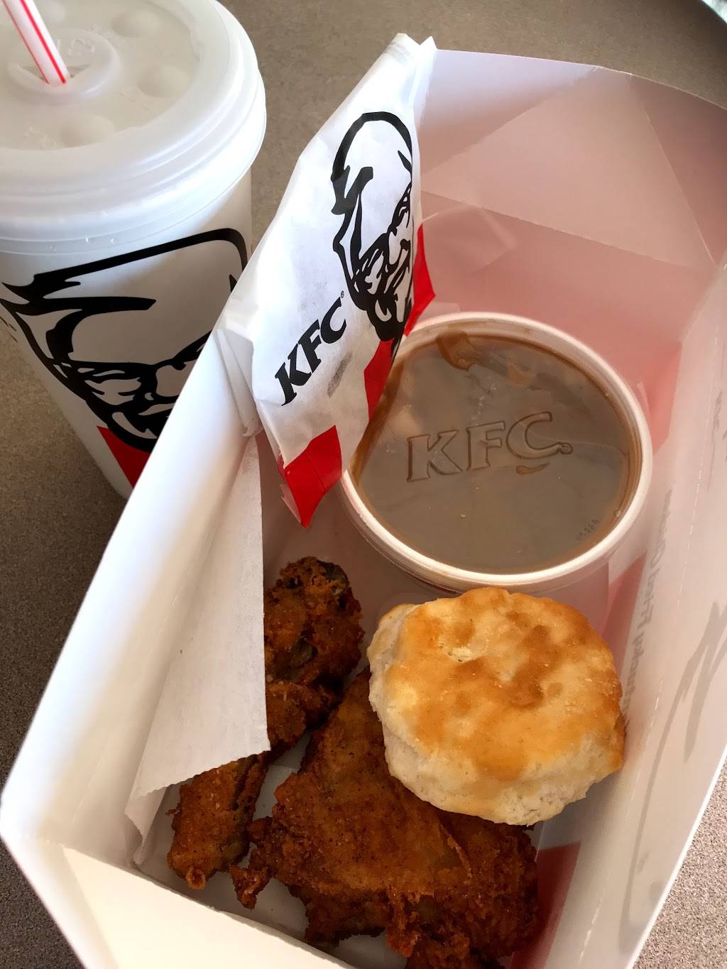 KFC | restaurant | 4880 N, Tower Rd, Denver, CO 80249, USA | 3033734020 OR +1 303-373-4020