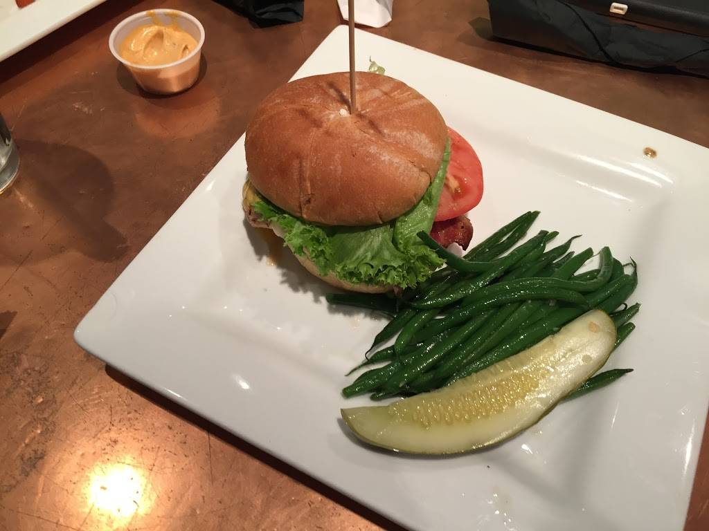 Thirsty Bernie | restaurant | 2163 N Glebe Rd, Arlington, VA 22207, USA | 7032489300 OR +1 703-248-9300