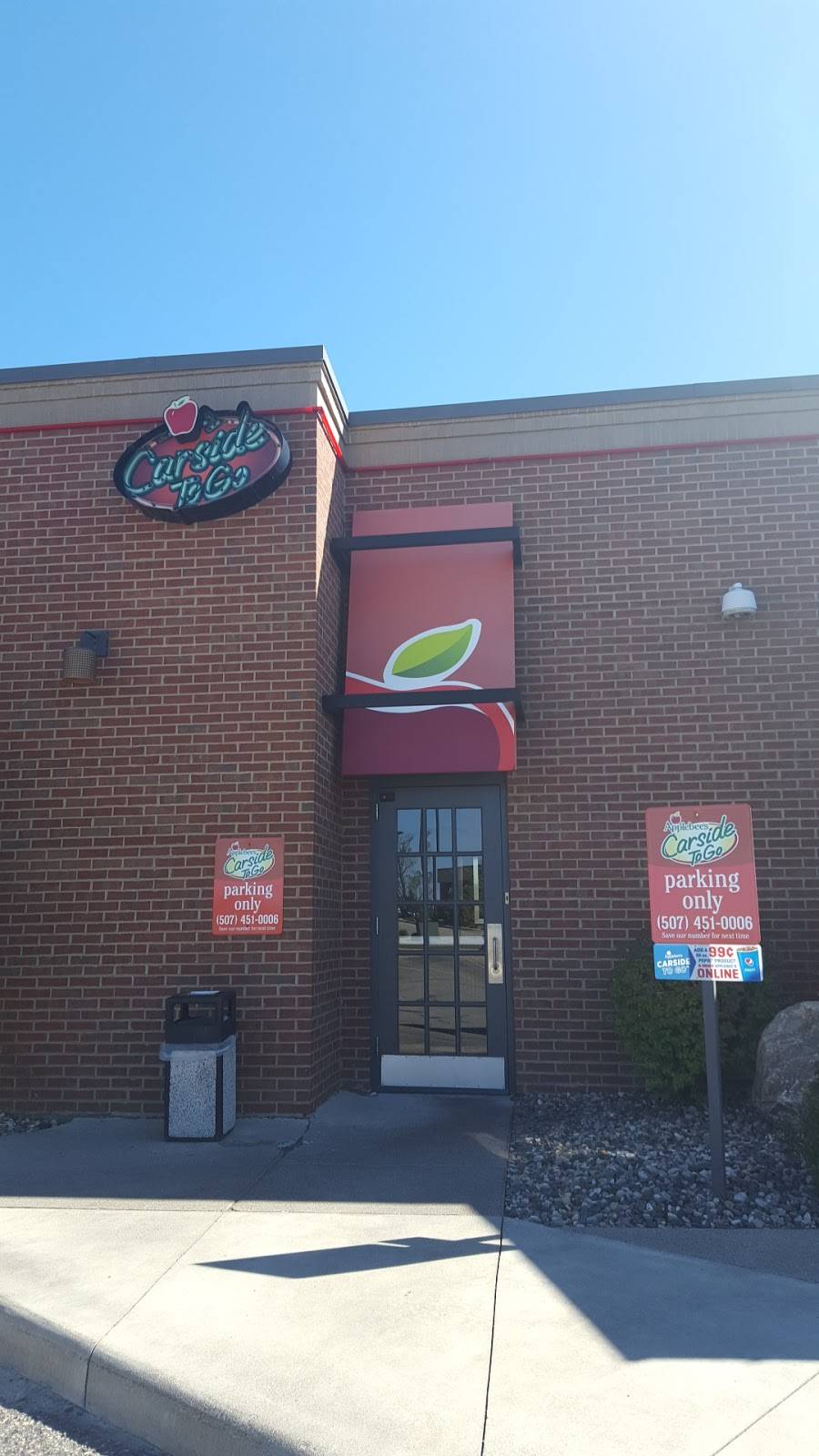 Applebees Grill + Bar | restaurant | 690 W Bridge St, Owatonna, MN 55060, USA | 5074510006 OR +1 507-451-0006