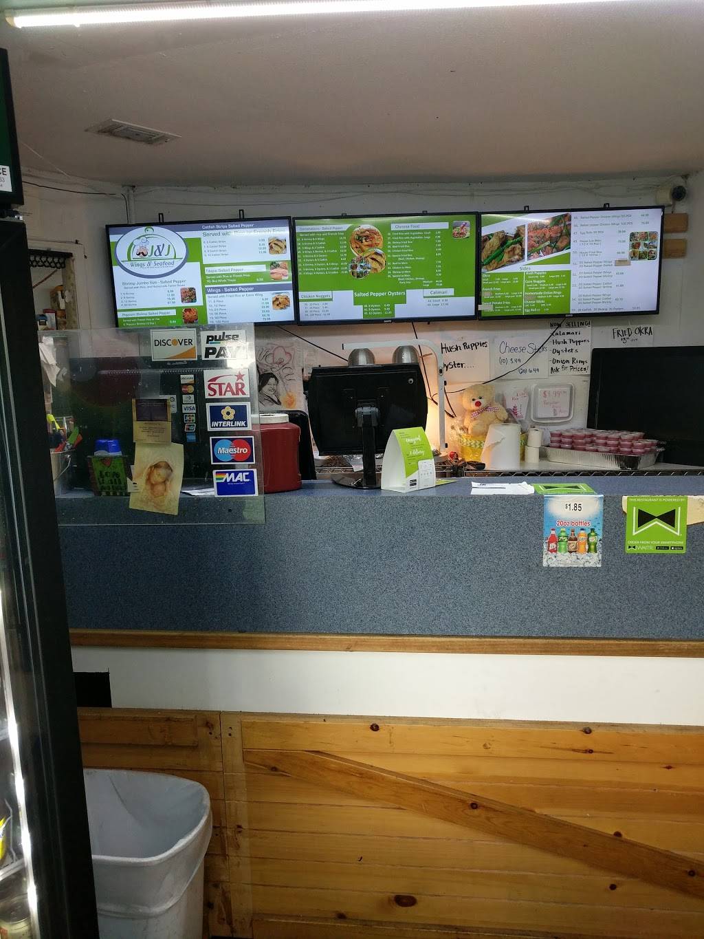 J & Js Wings, Seafood & Chinese Food | restaurant | 1600 Bluebonnet Ave, Port Arthur, TX 77640, USA | 4099858880 OR +1 409-985-8880