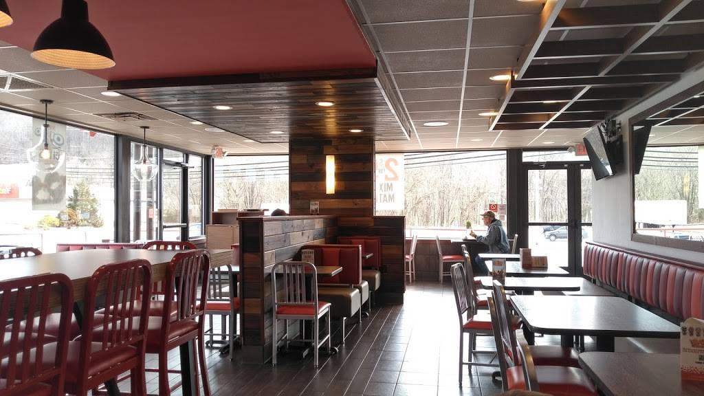 Arbys | restaurant | 1198 W Main St, Livingston, TN 38570, USA | 9318236161 OR +1 931-823-6161