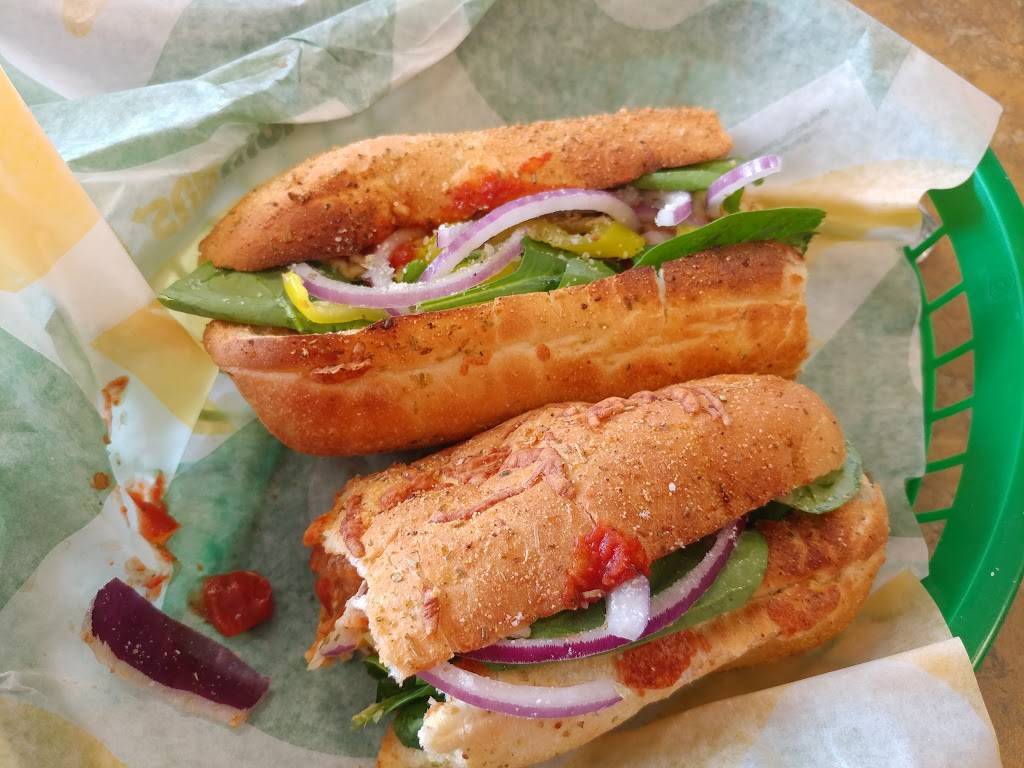 Subway Restaurants | restaurant | 5429 US Hwy 87 E, San Antonio, TX 78222, USA | 2106487040 OR +1 210-648-7040