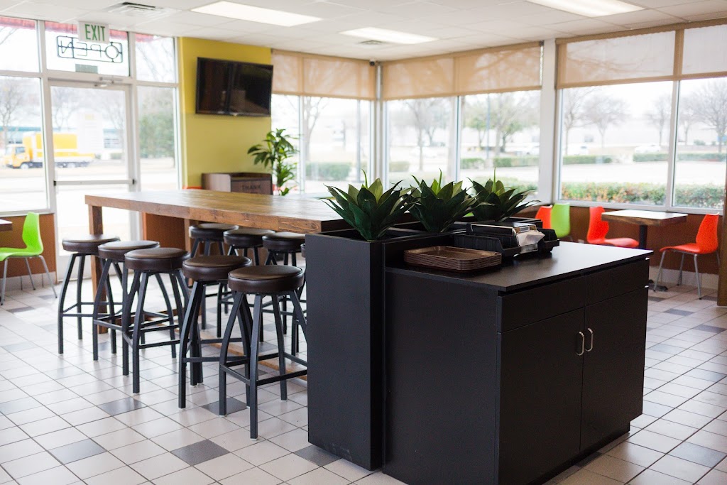 Williams Chicken | restaurant | 901 W Arbrook Blvd, Arlington, TX 76015, USA | 8174194001 OR +1 817-419-4001