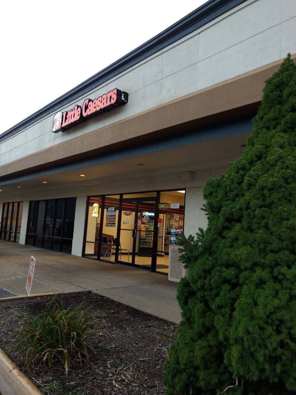 Little Caesars Pizza | meal takeaway | 660 US-58 ALT, Norton, VA 24273, USA | 2766795000 OR +1 276-679-5000