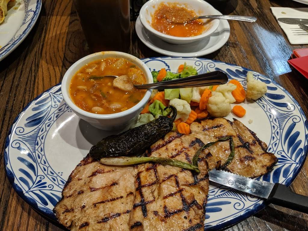 Julios Mexican Food | restaurant | 8050 Gateway Blvd E, El Paso, TX 79907, USA | 9155917676 OR +1 915-591-7676