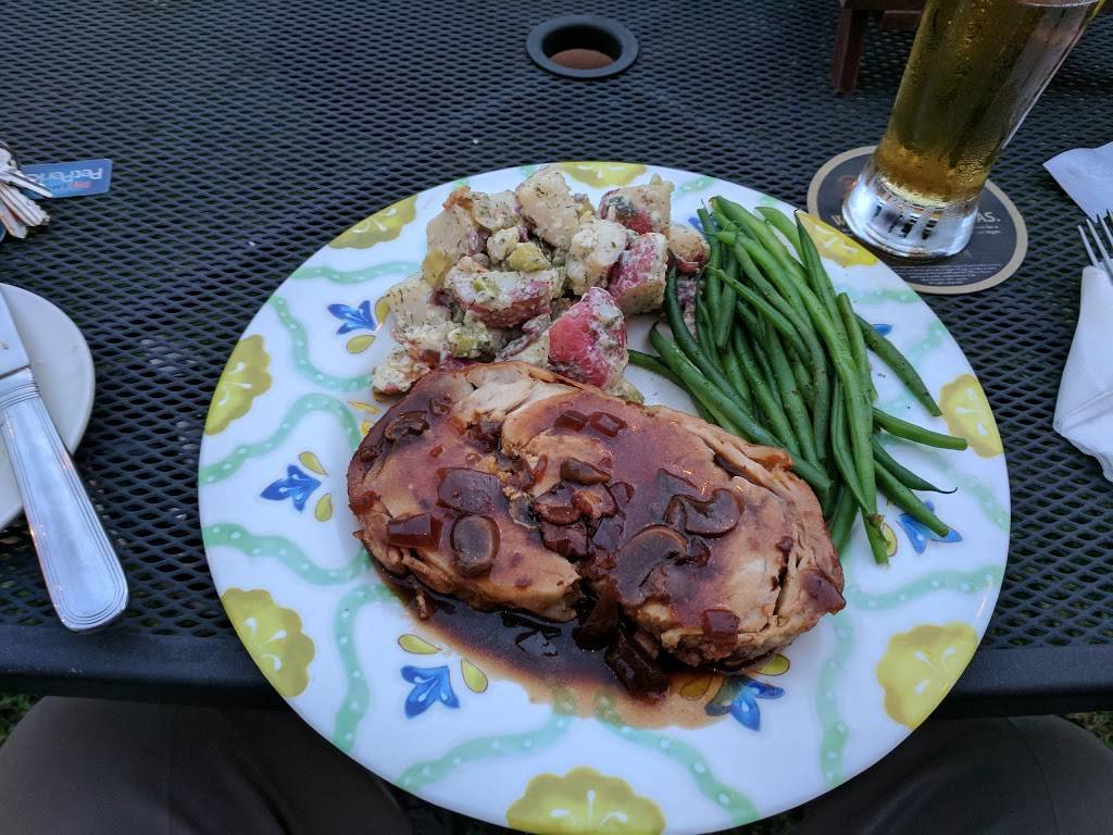 Deutschland Downtown | restaurant | 411 William St, Fredericksburg, VA 22401, USA | 5403734110 OR +1 540-373-4110