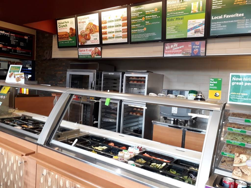 Subway | restaurant | 170 Main St, South Berwick, ME 03908, USA | 2073842411 OR +1 207-384-2411