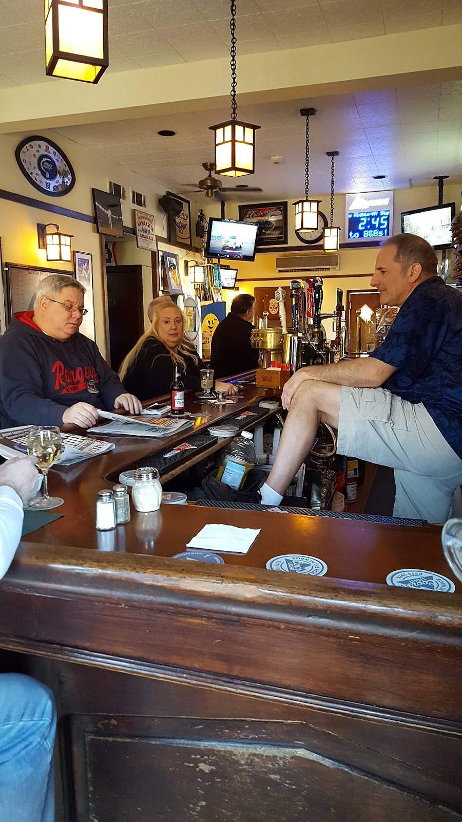 B & Bs 5th Avenue Pub | restaurant | 531 Fifth Ave, Pelham, NY 10803, USA | 9147388750 OR +1 914-738-8750