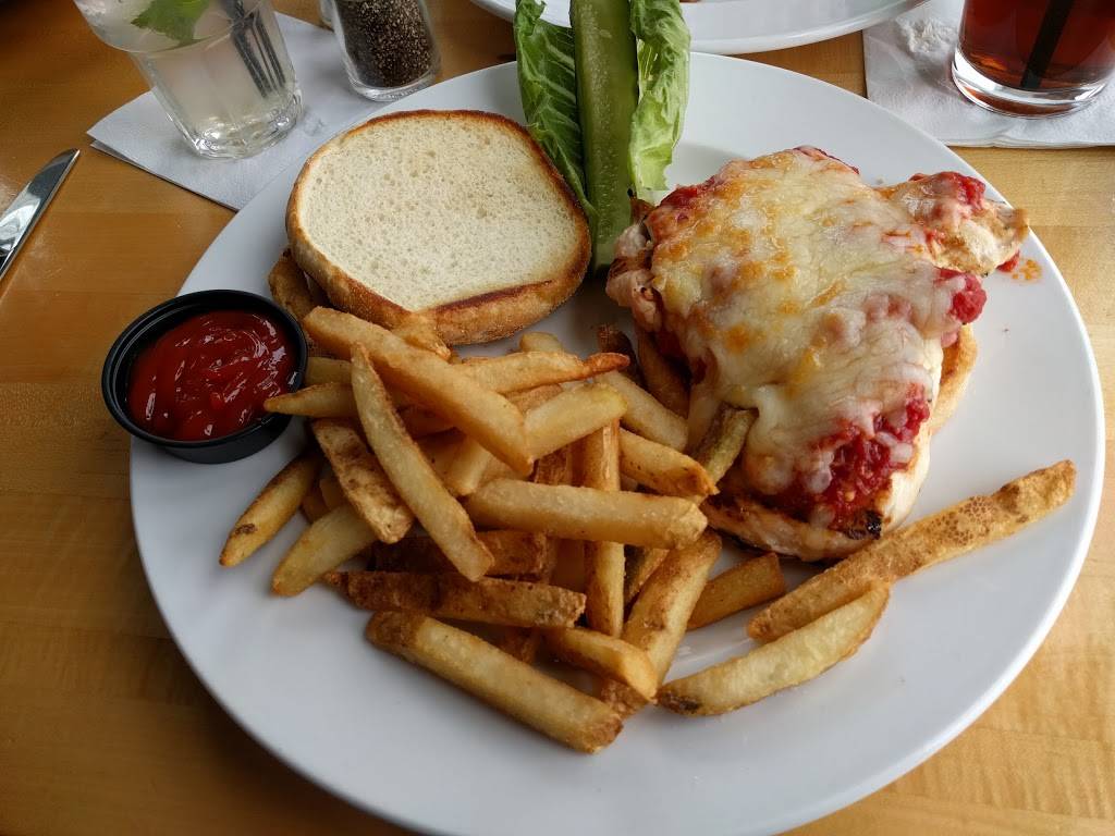 Bayside Betsys | restaurant | 177 Commercial St, Provincetown, MA 02657, USA | 5084876566 OR +1 508-487-6566