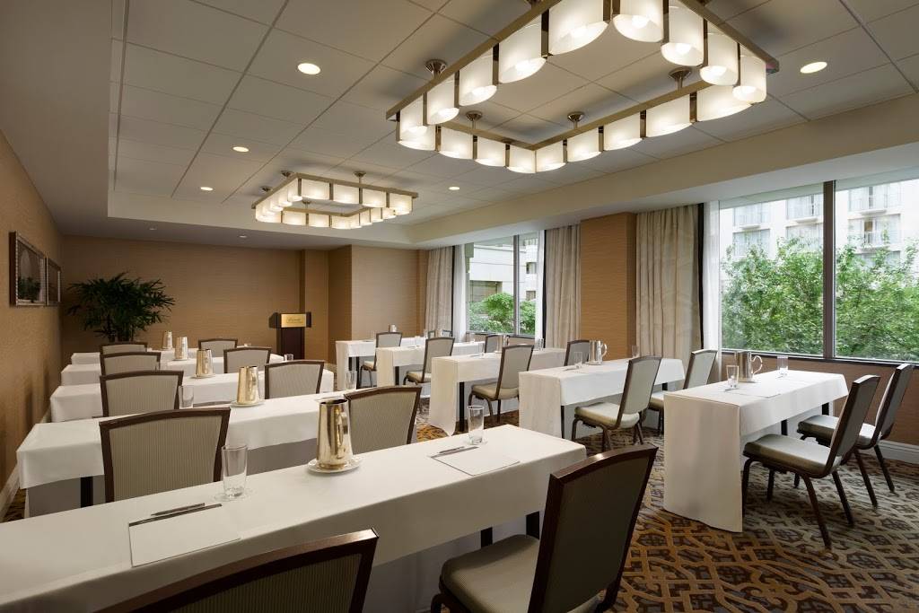 Fairmont Washington D.C. Georgetown | restaurant | 2401 M St NW, Washington, DC 20037, USA | 2024292400 OR +1 202-429-2400