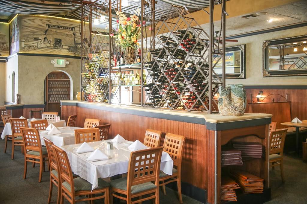 Merchant & Main Grill & Bar | restaurant | 349 Merchant St, Vacaville, CA 95688, USA | 7074460368 OR +1 707-446-0368