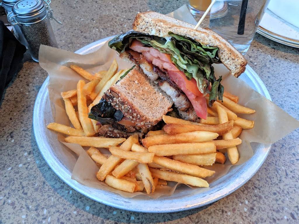 Lazy Dog Restaurant & Bar | restaurant | 238 Gibson Dr, Roseville, CA 95678, USA | 9167276321 OR +1 916-727-6321