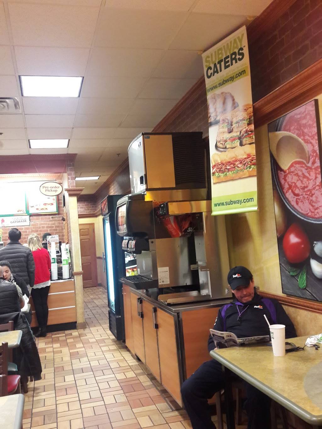 Subway Restaurants | restaurant | 1047 S York Rd Ste J Unit 1, Brentwood Commons, Bensenville, IL 60106, USA | 6305957822 OR +1 630-595-7822