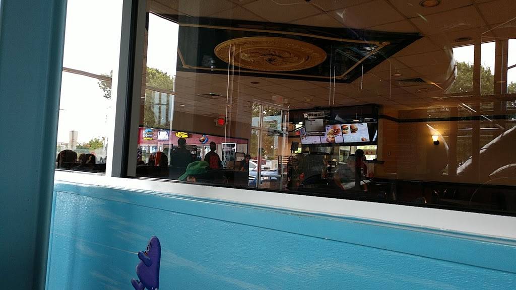 McDonalds | cafe | 3310 Lavon Dr, Garland, TX 75040, USA | 9724966452 OR +1 972-496-6452