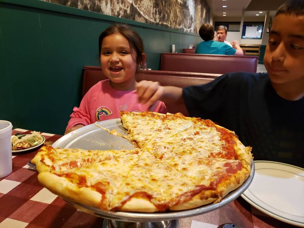 Angelas Italian Restaurant | restaurant | 5251 N Blackstone Ave, Fresno, CA 93710, USA | 5593745390 OR +1 559-374-5390