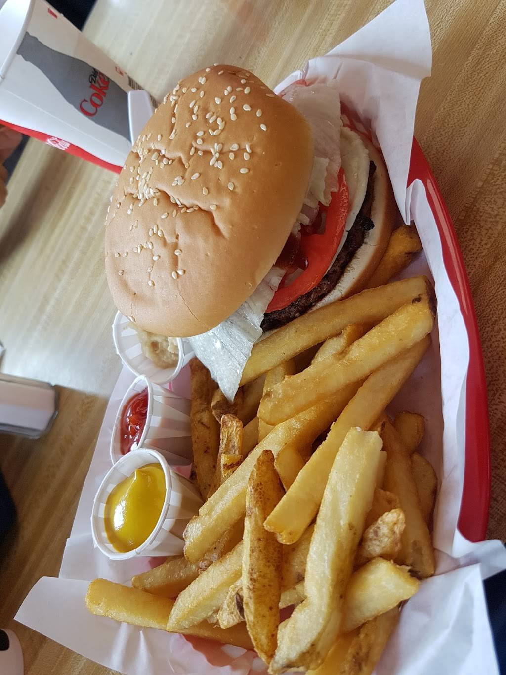 Clarkes Charcoal Broiler | restaurant | 615 W El Camino Real, Mountain View, CA 94040, USA | 6509670851 OR +1 650-967-0851