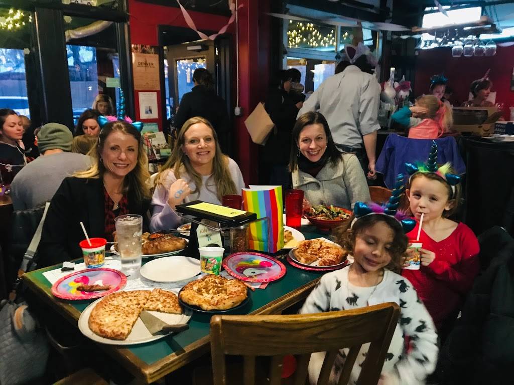 Oblios Pizzeria | restaurant | 6115 E 22nd Ave, Denver, CO 80207, USA | 3033211511 OR +1 303-321-1511