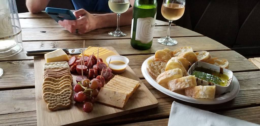 John Christ Winery | restaurant | 32421 Walker Rd, Avon Lake, OH 44012, USA | 4409339672 OR +1 440-933-9672