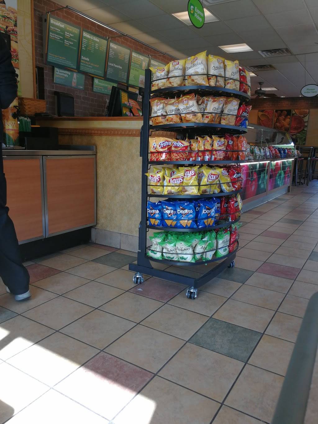 Subway | restaurant | 1805 Vestal Pkwy E, Vestal, NY 13850, USA | 6074840286 OR +1 607-484-0286