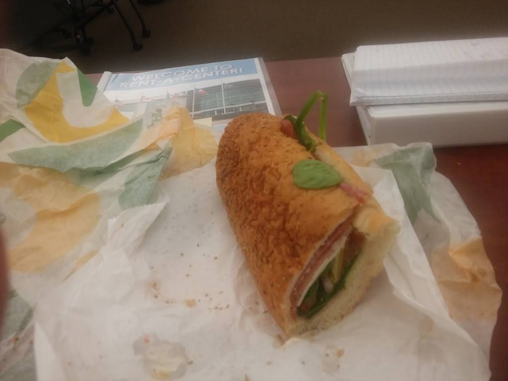 Subway | restaurant | 4520 Frankford Rd Suite A800 Frankford, Pavilion Shop Ctr, Dallas, TX 75287, USA | 9728188787 OR +1 972-818-8787