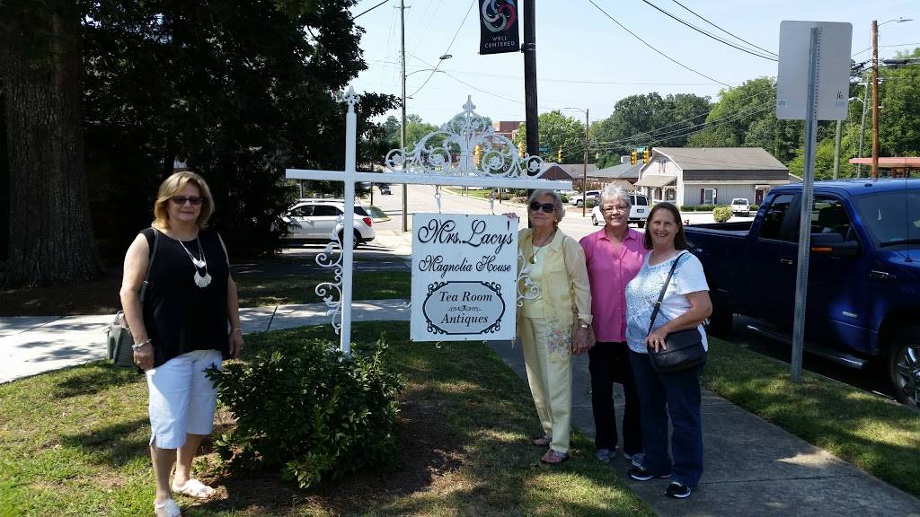 Mrs Lacys Magnolia House | restaurant | 405 Carthage St, Sanford, NC 27330, USA | 9197776787 OR +1 919-777-6787