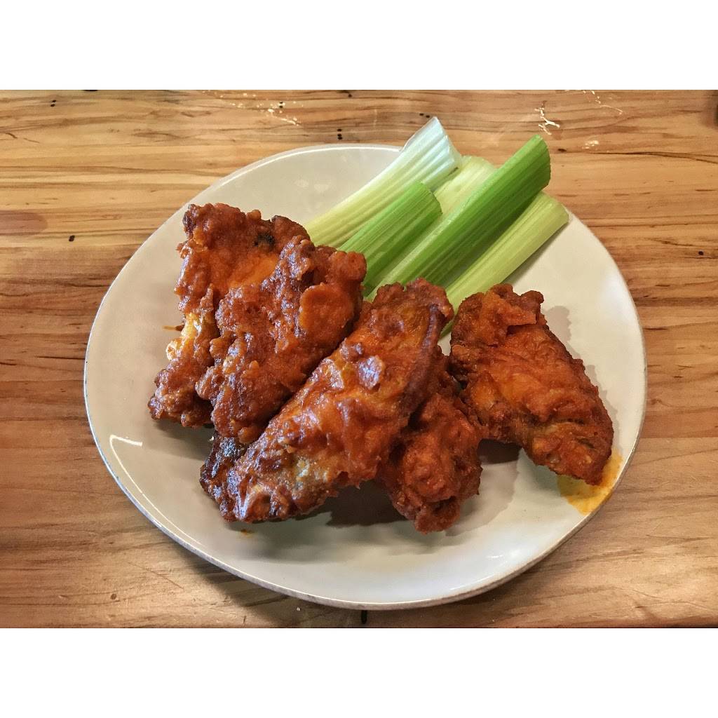 Tiny Tavern | night club | 600 E Grand Ave, Chicago, IL 60611, USA | 3123743923 OR +1 312-374-3923