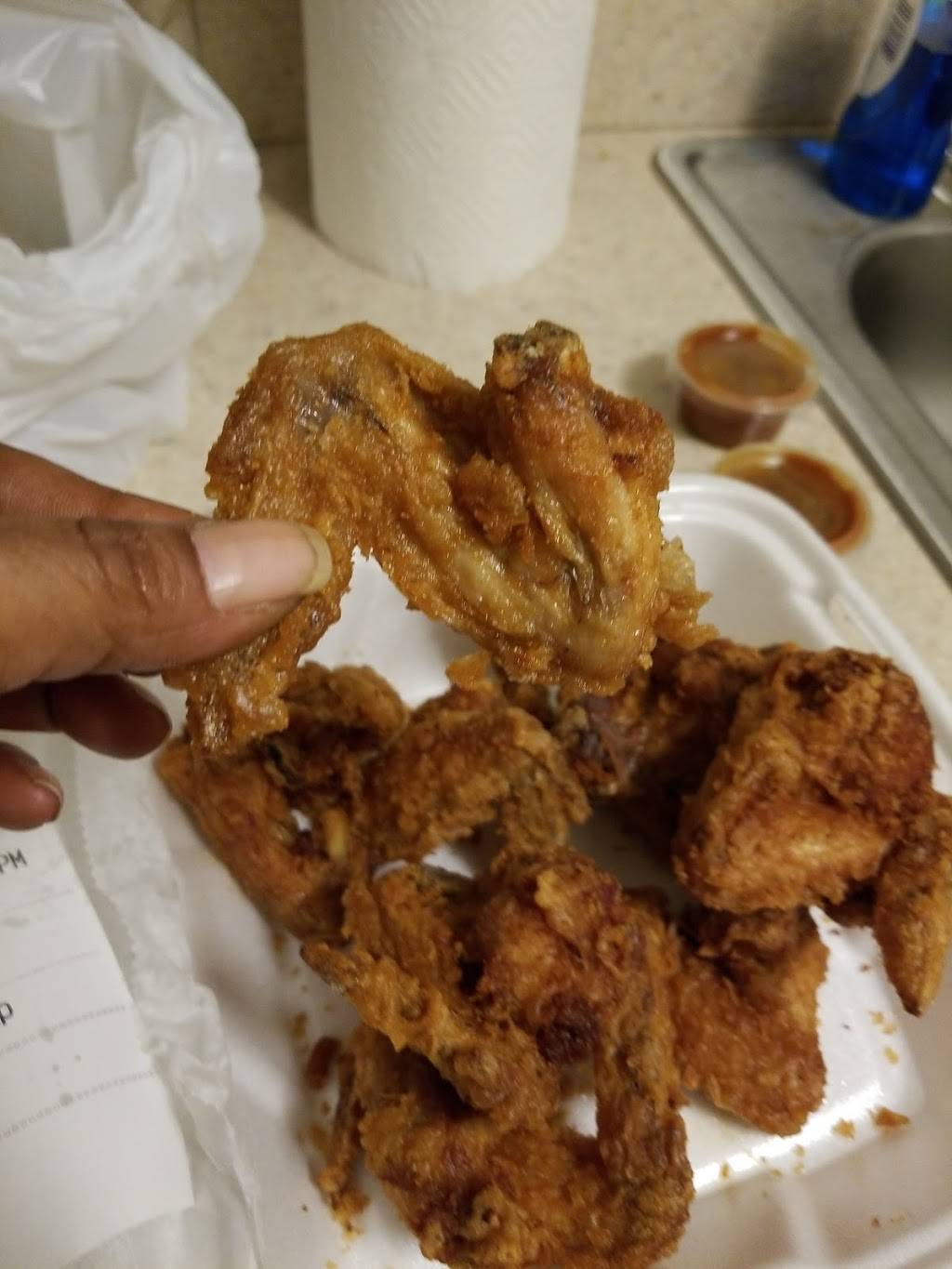 Beckhams B& M Barbeque | restaurant | 3870 Lee Rd, Cleveland, OH 44128, USA | 2167512796 OR +1 216-751-2796