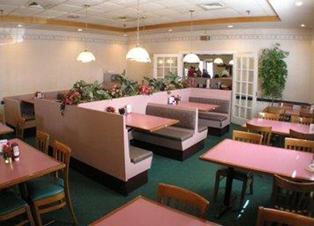 Blakes Restaurant | restaurant | 353 S Main St, Manchester, NH 03102, USA | 6036690220 OR +1 603-669-0220