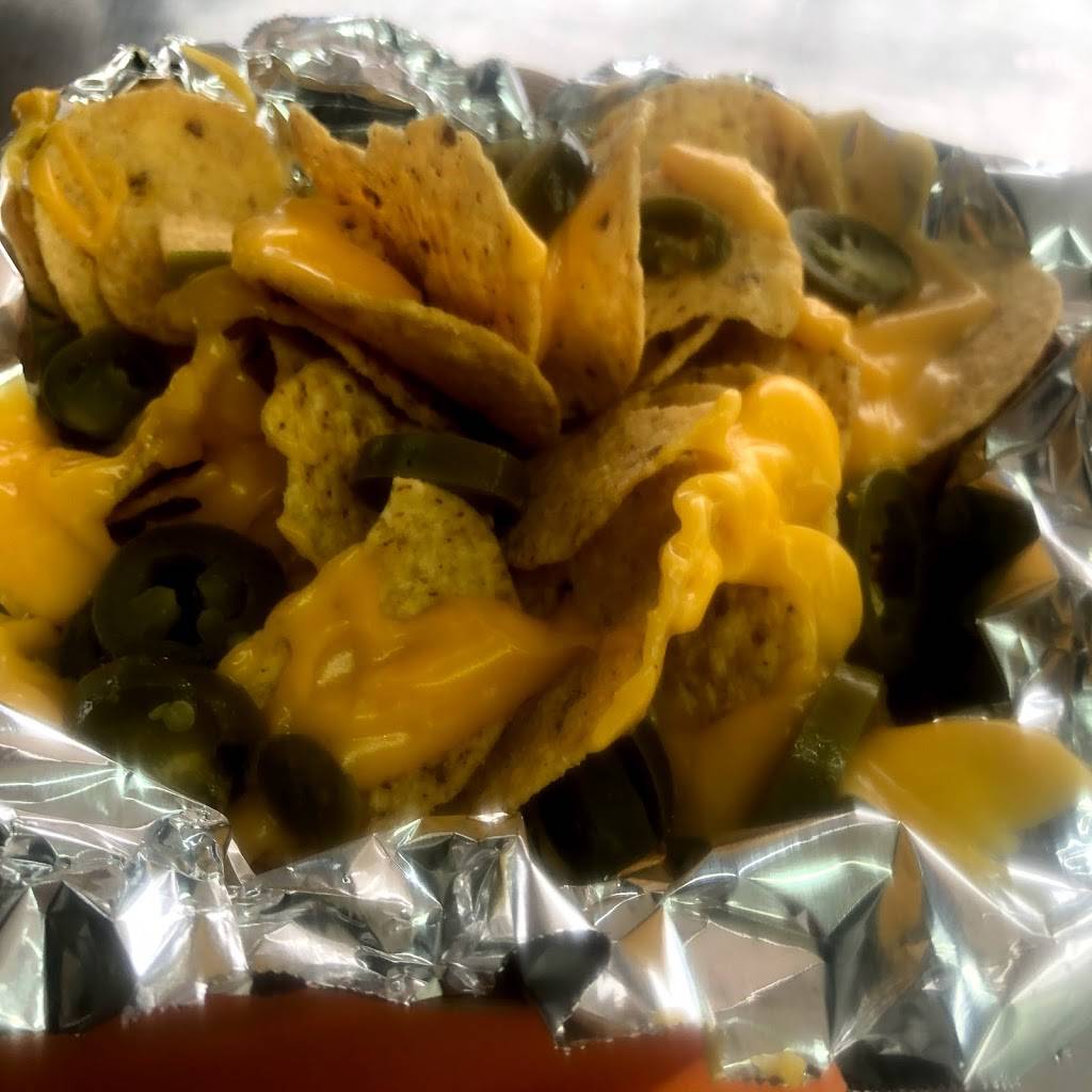 Rudys Burger | restaurant | Llantas mora, Lucio Blanco, 22706 Rosarito, B.C., Mexico | 016647700103 OR +52 664 770 0103