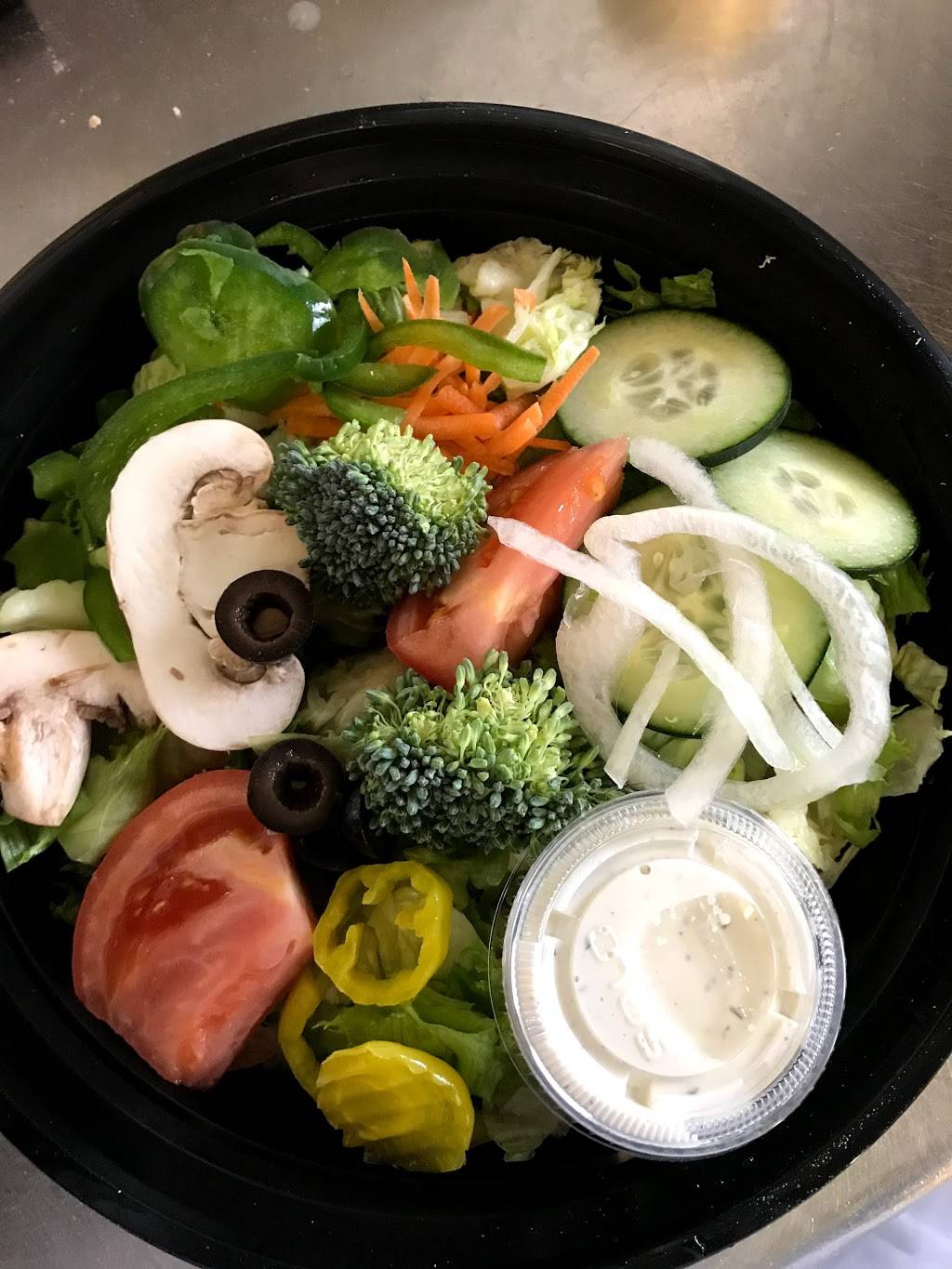 Novotny Pizza | restaurant | 105 State St, Saxonburg, PA 16056, USA | 7243527600 OR +1 724-352-7600