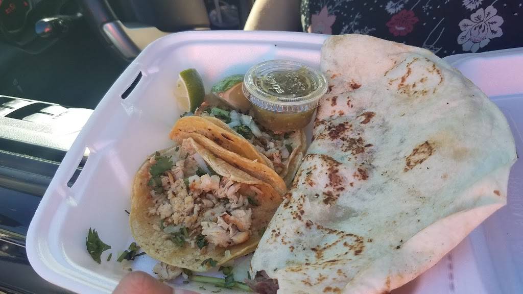 Taqueria Don Tomas | restaurant | 918 E Berry St, Fort Worth, TX 76110, USA | 2145867501 OR +1 214-586-7501