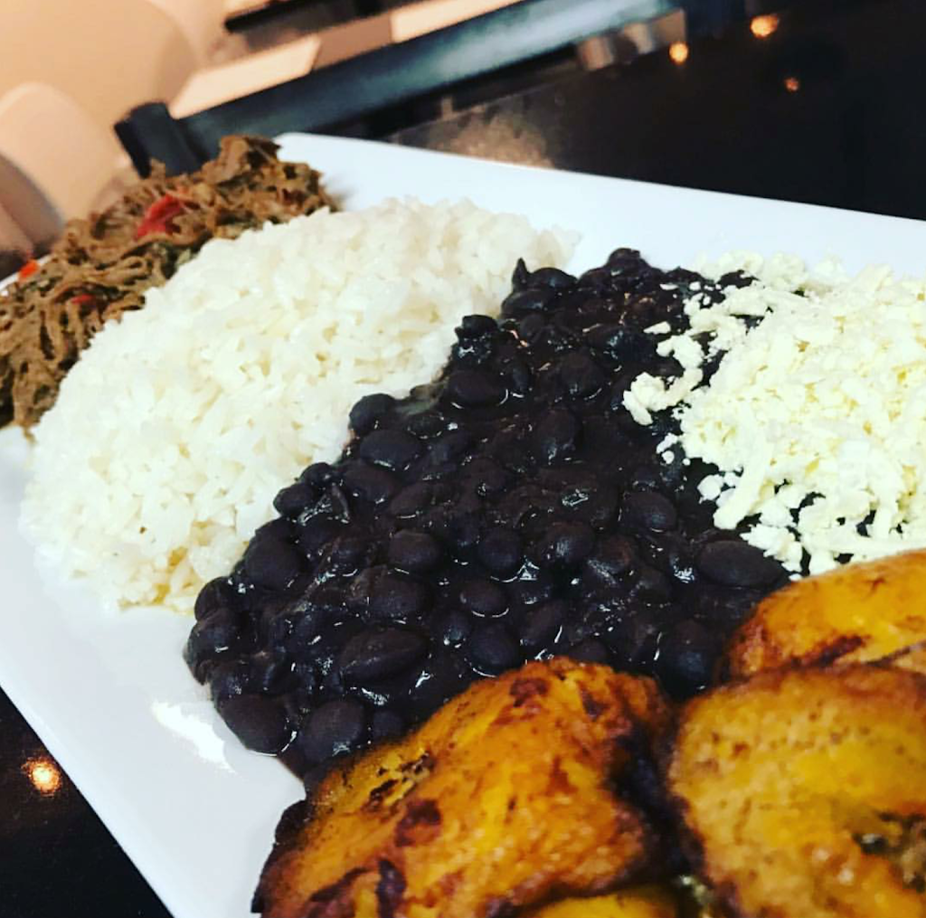 Arepa Bistro | restaurant | 4491 Poplar Ave, Memphis, TN 38117, USA | 9013402195 OR +1 901-340-2195