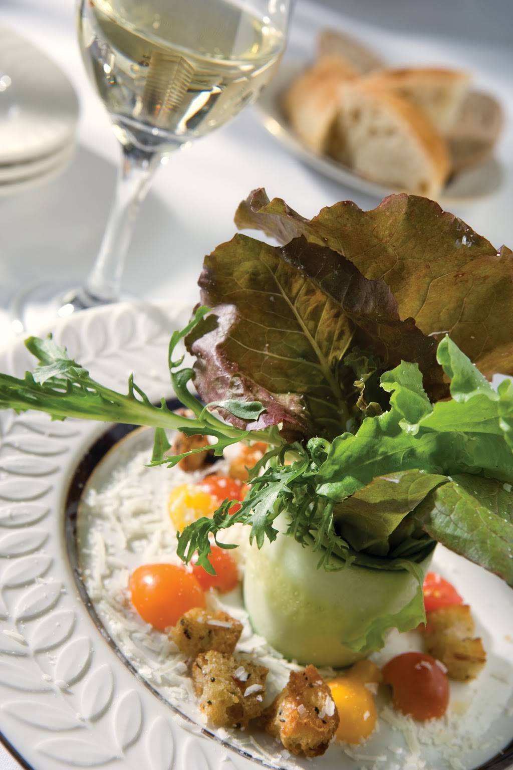 Carnegies Restaurant | restaurant | 100 W North St, Greenfield, IN 46140, USA | 3174628480 OR +1 317-462-8480